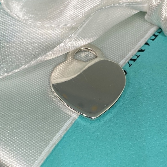 Tiffany & co engravable heart charm silver  New with box - Picture 3 of 4